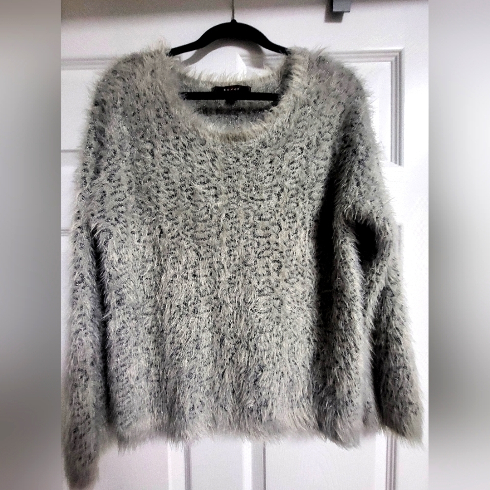 Fever - NWOT - Womens Extremely Soft, Black, Gray and Metallic Sweater - size L